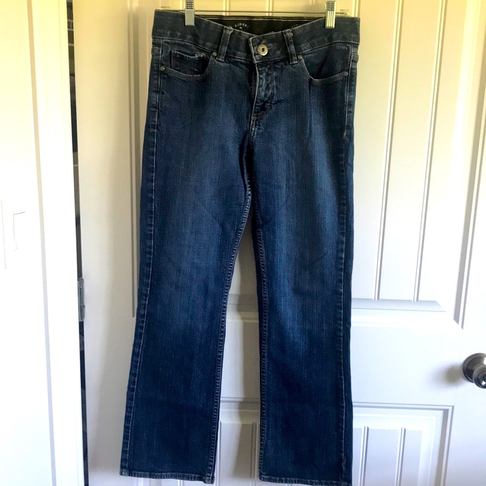 3/$30 Riders by Lee Jeans straight leg size 6